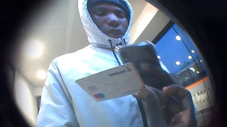 77-jarige man verliest 150.000 euro door bankpasfraude